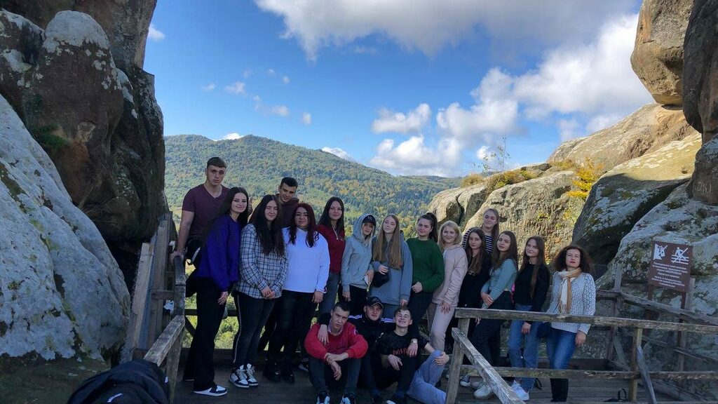 photo_5316739453533930714_y