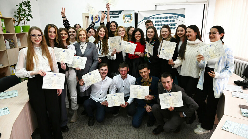 Lumii_20230315_210619523