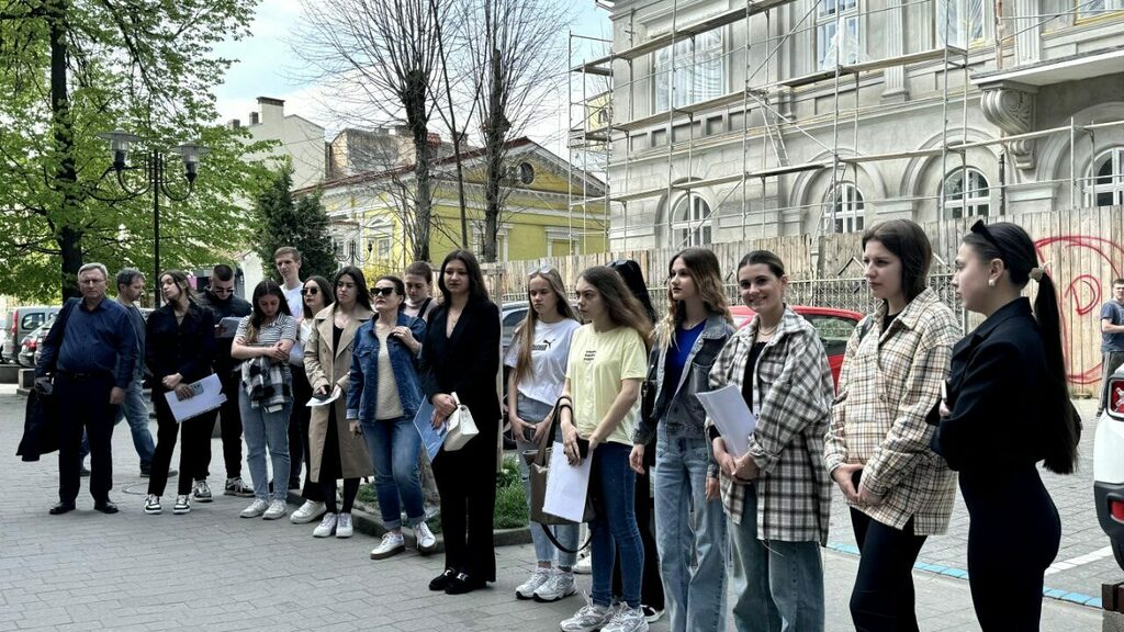 photo_2024-04-16_02-01-47