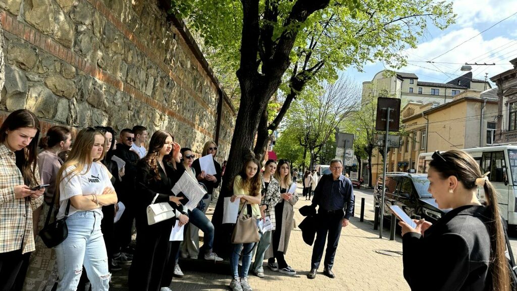 photo_2024-04-16_02-01-53