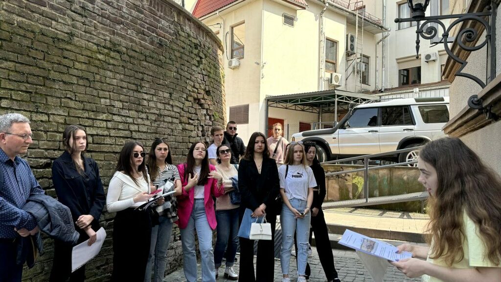 photo_2024-04-16_02-01-58